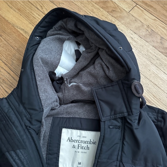 SOLD: ABERCROMBIE & FITCH PUFFER - MEDIUM - Picture 10 of 16
